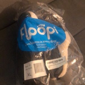 Flopping womans indoor and outdoor slippers.